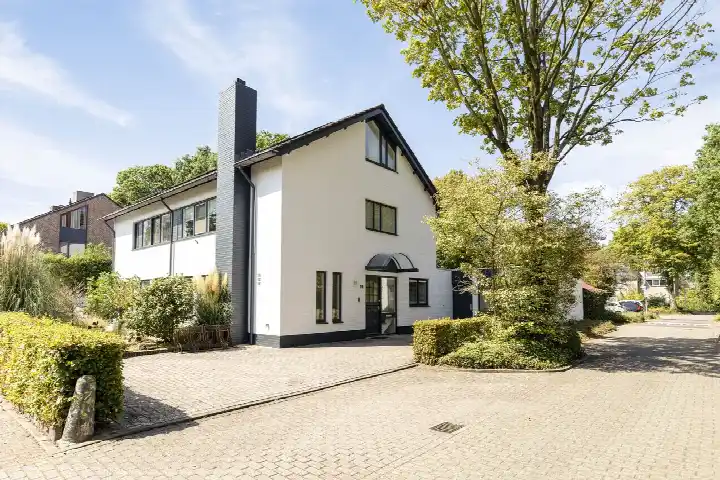 Corner house for sale: Steltlopen 19, Speelheide Best