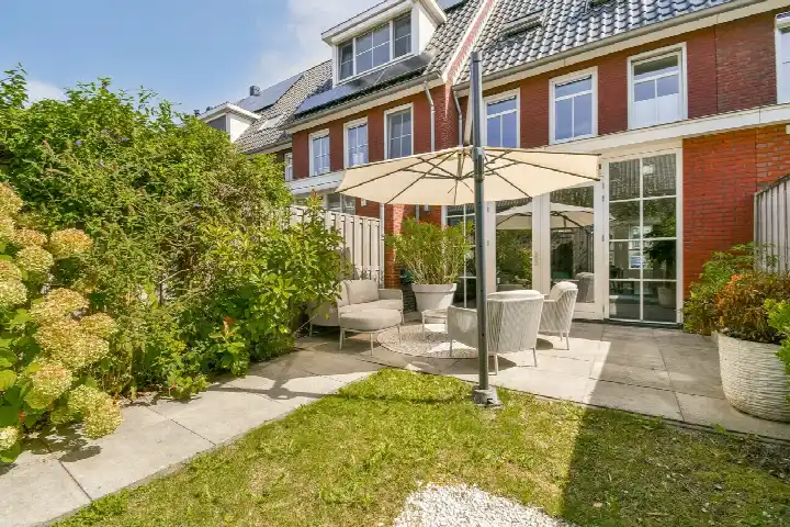 Terraced house for sale: Sterkenburg 34, Kastelenbuurt Amstelveen