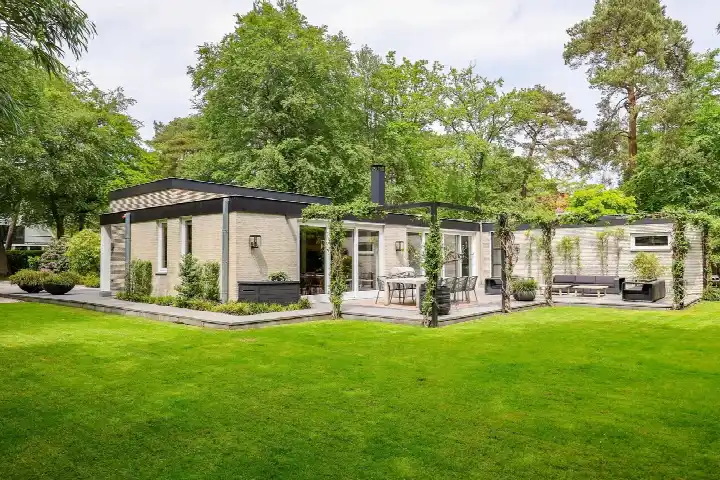 Detached house for sale: Sterreboslaan 13, Flevo Huizen