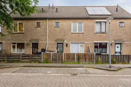 Tussenwoning te koop: Steven Vennecoolstraat 6, Bouwmeesterbuurt West Almere
