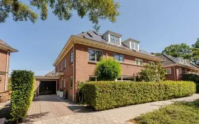 Corner house for sale: Stinzenlaan Zuid 269, Broeckland Breukelen