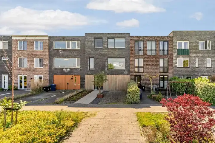 Tussenwoning te koop: Stopperknoop 22, Noorderplassen W.- Noord Almere