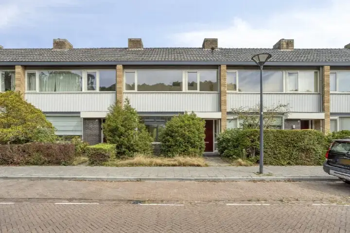 Terraced house for sale: Stoutenburgstraat 27, Ypelaar Breda