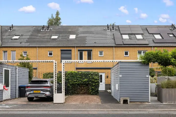 Tussenwoning te koop: Straat van Corsica 75, De Bron-Noord Amersfoort