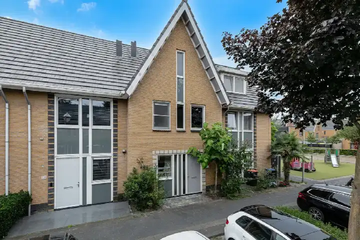 Tussenwoning te koop: Straat van Corsica 94, De Bron-Noord Amersfoort
