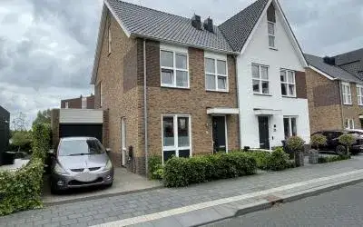 Twee-onder-één-kap te huur: Straat van Gibraltar 30, De Bron-Zuid Amersfoort