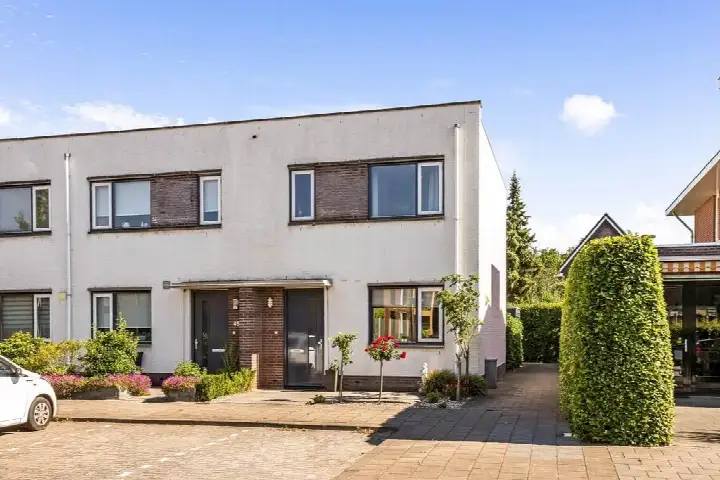 Hoekwoning te huur: Straatweide 47, Prinsenbeek Prinsenbeek