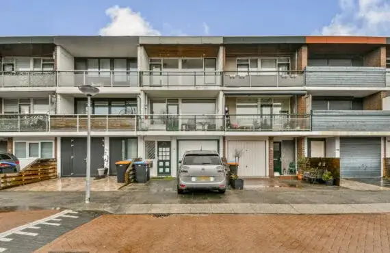 Tussenwoning te koop: Strand 18, Atol Lelystad