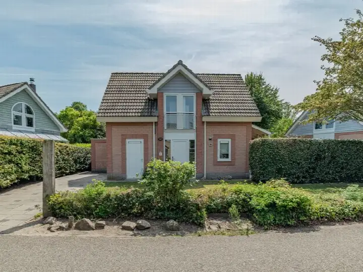 Vrijstaande woning te koop: Strandlaan 18, Verspreide huizen Kamperland Kamperland