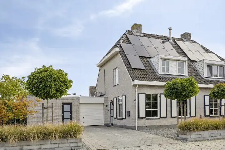 Hoekwoning te koop: Strandloperstraat 13, Kern Heinkenszand Heinkenszand