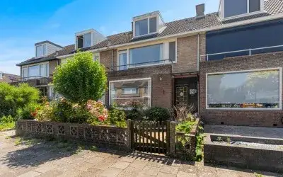 Tussenwoning te koop: Stratosfeerstraat 14, Blaauwweg en omgeving Dordrecht