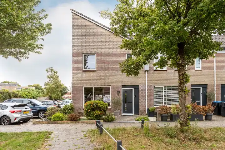 Tussenwoning te koop: Straussdreef 1, Muziekland I Harderwijk