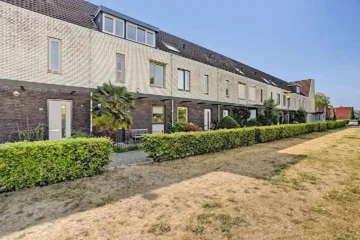 Terraced house for sale: Streefkerkstraat 106, Zuid-Hollandbuurt-Zuidoost Zoetermeer