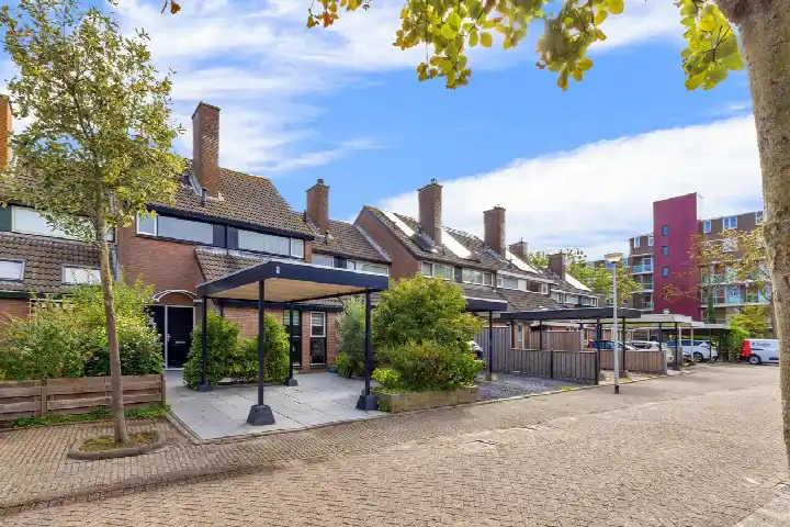 Tussenwoning te koop: Strekdam 9, Gorsingen Hoeck Hellevoetsluis