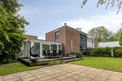 Terraced house for sale: Stresemann-Nes 11, Negen-Nessen Bergen (Nh)