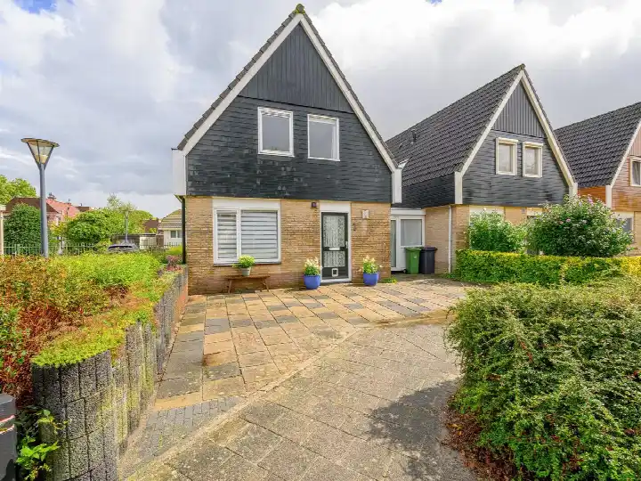Hoekwoning te koop: Stullenbaan 1, Gommerwijk West Enkhuizen