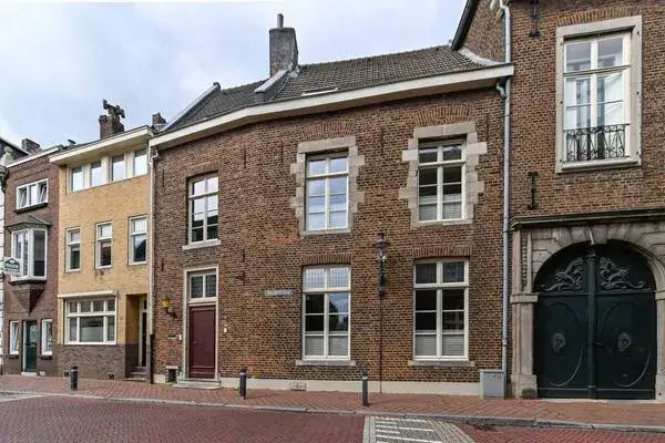 Tussenwoning te koop: Swalmerstraat 57, Binnenstad Roermond