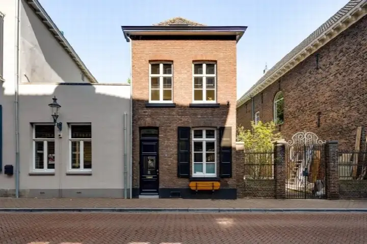 Twee-onder-één-kap te koop: Swalmerstraat 63, Binnenstad Roermond