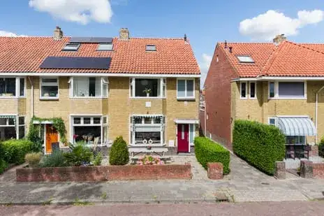 Corner house for sale: Swammerdamstraat 7, Zamenhofpark Leeuwarden