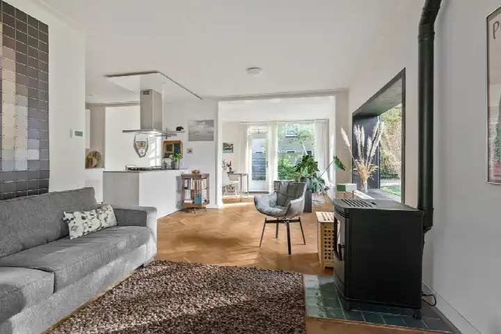 Corner house for sale: Sweelincklaan 1, Coendersborg Groningen