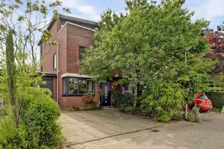 Terraced house for sale: Sweelinckstraat 16, Componistenbuurt Gouda
