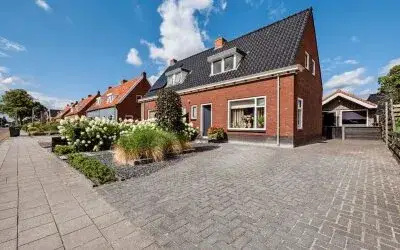 Twee-onder-één-kap te koop: Taeke Schuilengalaan 77, Surhuisterveen Surhuisterveen