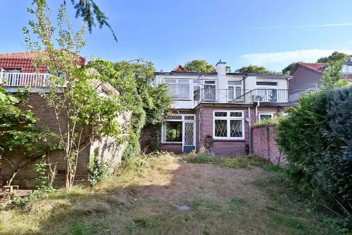 Twee-onder-één-kap te koop: Taludweg 67, Schrijverskwartier Hilversum