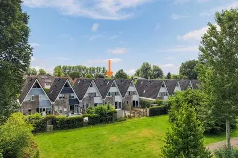 Tussenwoning te koop: Taniaburg 82, Camminghaburen-Midden Leeuwarden
