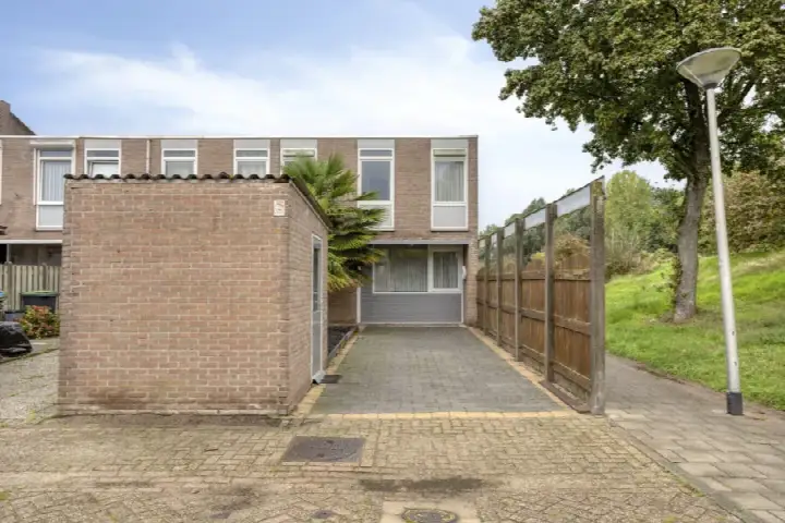 Corner house for sale: Tarbotstraat 1, Akkers Helmond