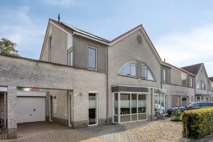 Tussenwoning te koop: Tauvlinder 43, Vlinderbuurt Meppel
