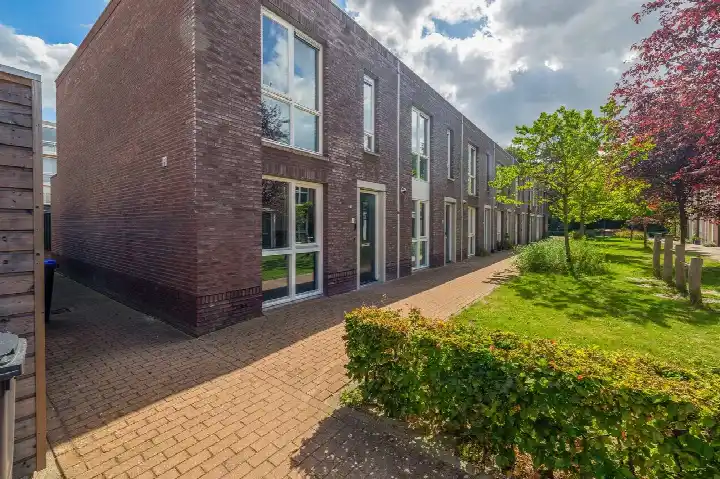 Corner house for sale: Taxandriahof 2, Besoyen Waalwijk