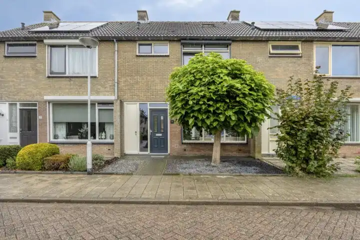 Terraced house for sale: Ten Anker 16, Bruinisse Bruinisse