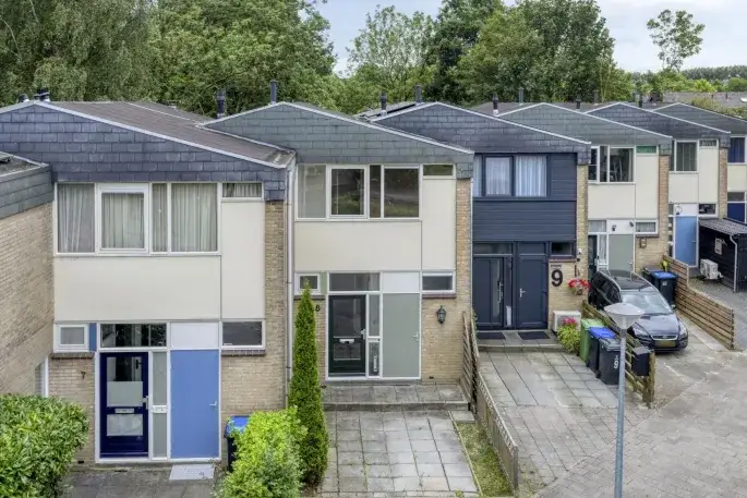 Tussenwoning te koop: Ten Oeverlaan 8, Hoogkerk-Zuid Groningen