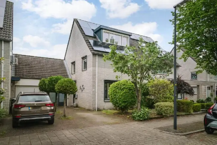 Terraced house for sale: Tenderlaan 34, Brummelhof Apeldoorn