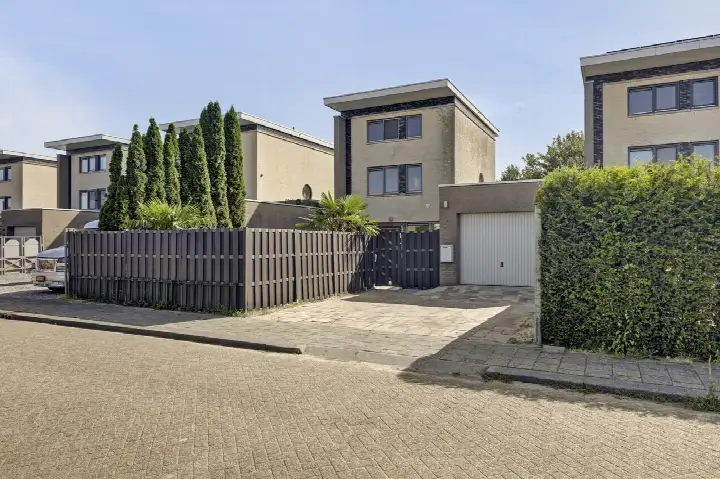 Vrijstaande woning te koop: tenerifestraat 10, Eilandenbuurt West Almere
