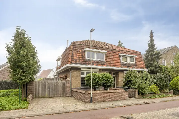 Twee-onder-één-kap te koop: Terheijdenseweg 225, Krogten Breda