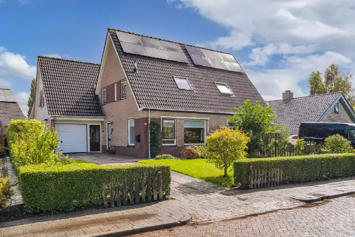 Semi-detached for sale: Terpwei 6, Wjelsryp Wjelsryp