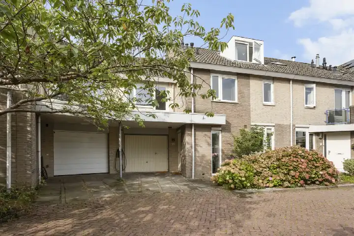 Tussenwoning te koop: Teun de Grooterf 13, Starrenburg Voorschoten