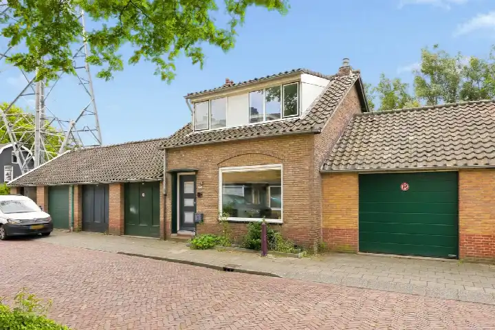 Tussenwoning te koop: Texelstraat 15, Schilders- en Waddenbuurt Zaandam