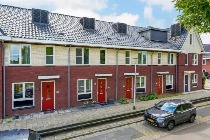 Tussenwoning te koop: Thamerweg 118, Dorpscentrumcentrum Uithoorn