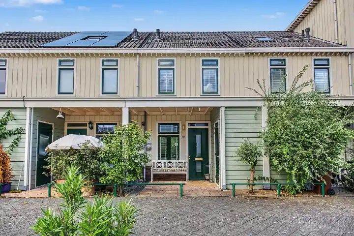 Tussenwoning te koop: Theo van Doesburgstraat 70, Het Zand-West Utrecht