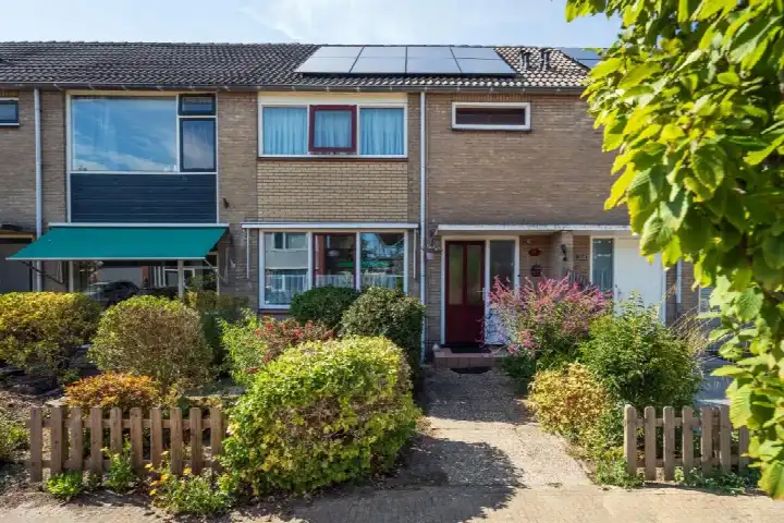 Tussenwoning te koop: Thijsselaan 107, Den Burg Den Burg