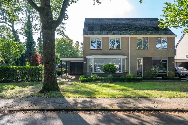 Hoekwoning te koop: Thomas de Keyserstraat 401, 't Zwering Enschede