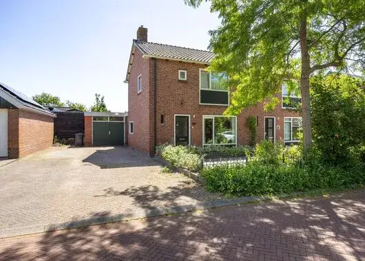 Semi-detached for sale: Thomas van de Dijkweg 2, Zuidhorn Zuidhorn