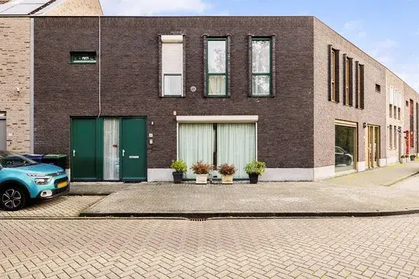 Tussenwoning te koop: Tiarastraat 34, Sieradenbuurt (brt) Almere
