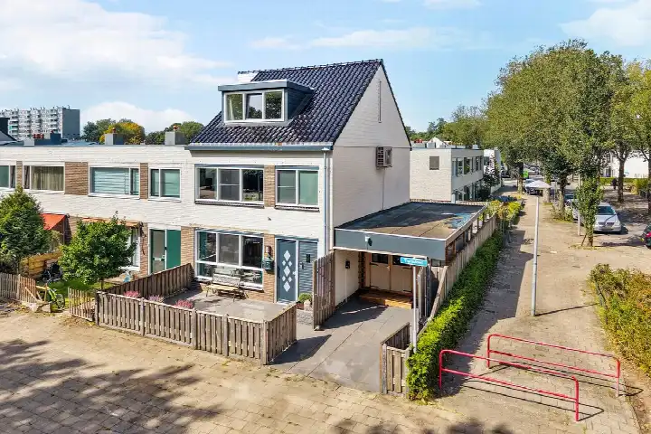 Corner house for sale: Tigrisdreef 300, Tigrisdreef en omgeving Utrecht