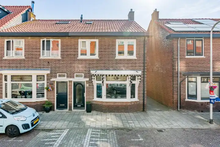 Corner house for sale: Tijmstraat 16, Zuid Katwijk
