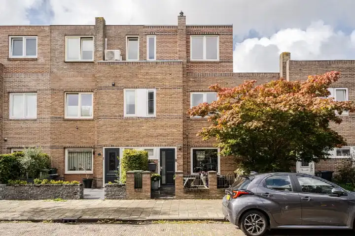 Tussenwoning te koop: Timorstraat 125, Medanbuurt Haarlem