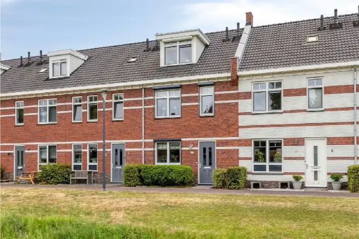 Tussenwoning te koop: Tinbergenplantsoen 37, Zaltbommel Vergt en omgeving Zaltbommel