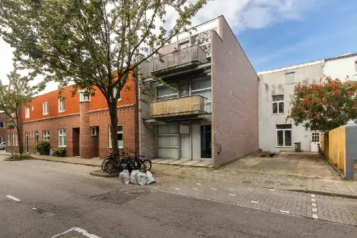 Corner house for sale: Tischbeinstraat 2, Sint Maartenspoort Maastricht